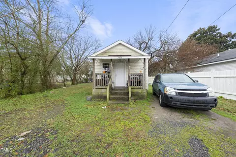 1008 E Harnett St, Dunn, NC 28334