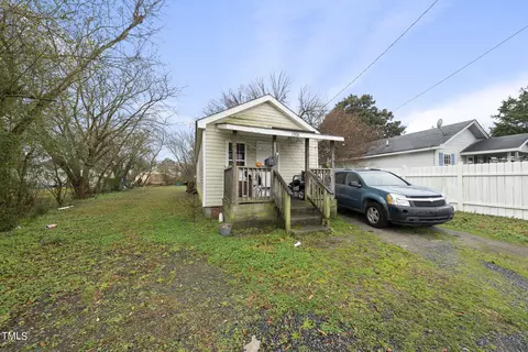 1008 E Harnett St, Dunn, NC 28334 photo 3
