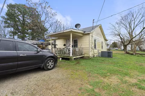 1010 E Harnett St, Dunn, NC 28334