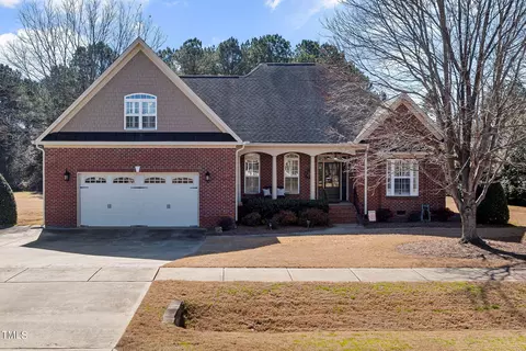 37 Crestdale Dr, Clayton, NC 27520