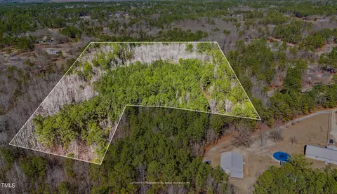 524 Longleaf Dr, Lillington, NC 27546
