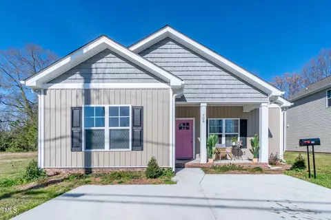 708 S Pollock St, Selma, NC 27576