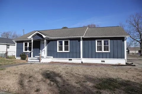 603 E Holmes St, Benson, NC 27504