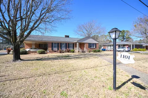 1101 Guy Ave, Dunn, NC 28334 photo 2