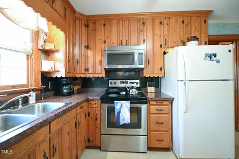 1101 Guy Ave, Dunn, NC 28334 photo 16