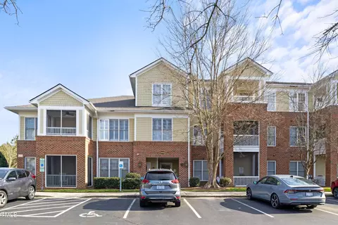 424 Waterford Lake Dr, Cary, NC 27519