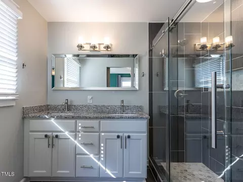 Bath - 125 Crestview Dr, Durham, NC 27712 photo 2 of 3