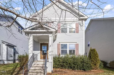 113 Della St, Chapel Hill, NC 27516