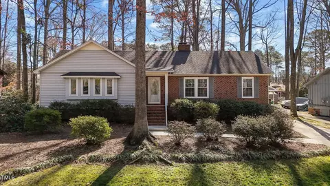 1007 Askham Dr, Cary, NC 27511
