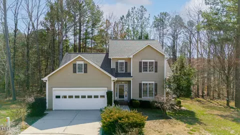 8 Huntscroft Ct, Durham, NC 27713