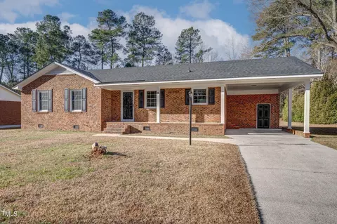 4717 Lakeview Rd, Elm City, NC 27822