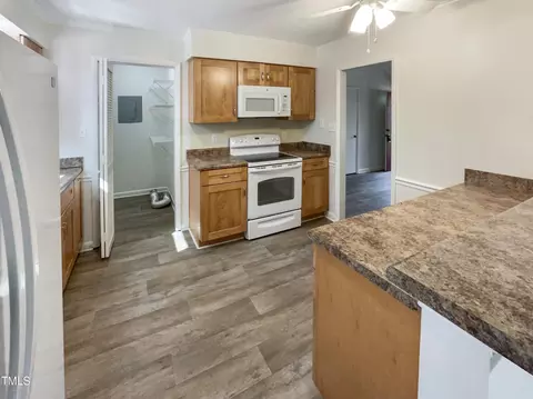 111 Cameron Ct, Cary, NC 27511 photo 8