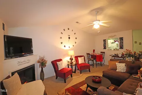 2500 Huntscroft Ln #203, Raleigh, NC 27617