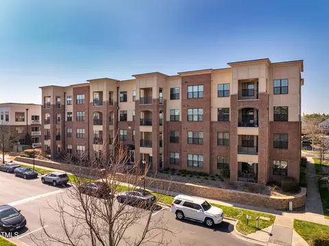 700 Finsbury St #201, Durham, NC 27703