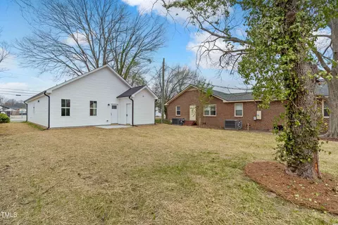 205 E Waddell St, Selma, NC 27576 photo 3