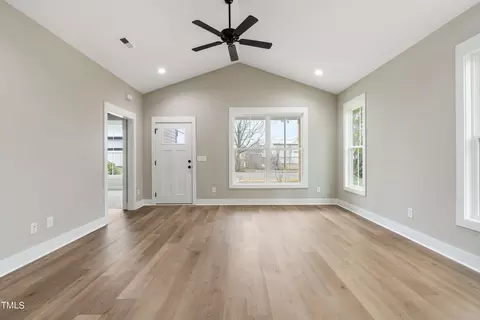 205 E Waddell St, Selma, NC 27576 photo 6