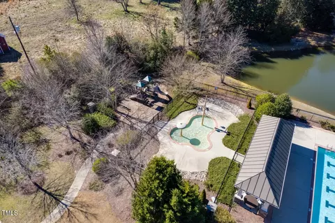 Exterior - 927 S Bend Dr, Durham, NC 27713 photo 20 of 24