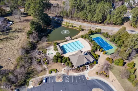 Exterior - 927 S Bend Dr, Durham, NC 27713 photo 15 of 24