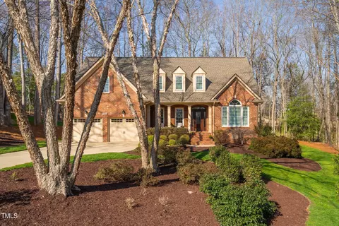 5033 Sunset Fairways Dr, Holly Springs, NC 27540