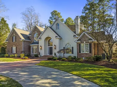 4 Stoneglen Ct, Durham, NC 27712