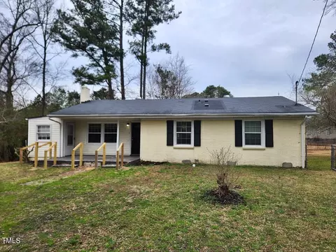 107 Hunting Ct, Garner, NC 27529