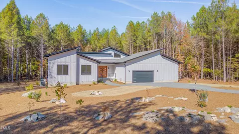 4640 Array Dr, Chapel Hill, NC 27516 photo 1