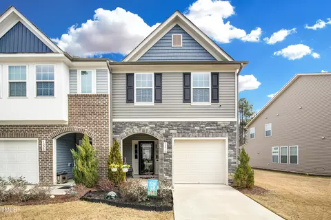 1218 Scholar Dr, Durham, NC 27703