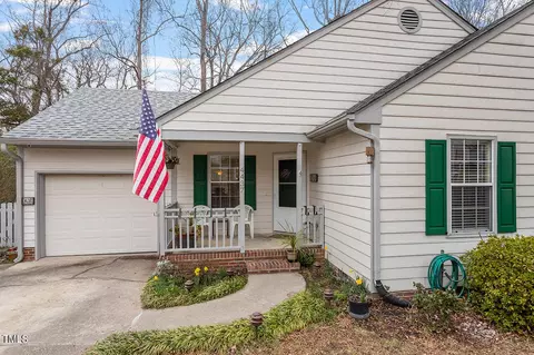 4437 Labrador Dr, Raleigh, NC 27616