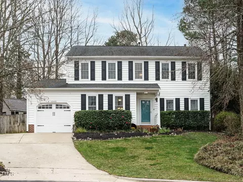 1205 Brittany Point Ct, Apex, NC 27502