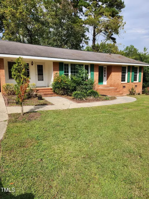 238 Pineland Ave, Clayton, NC 27520