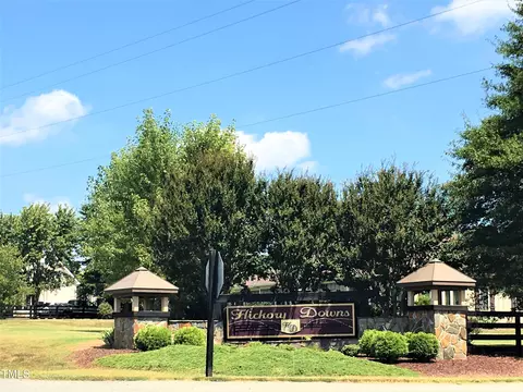690 Hunter Glen Ln, Siler City, NC 27344