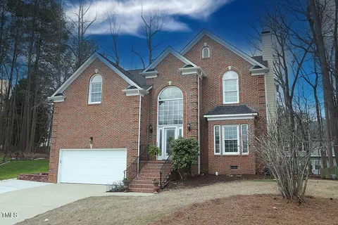 104 Walmsley Ct, Cary, NC 27519