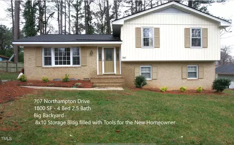 707 Northampton Dr, Cary, NC 27513