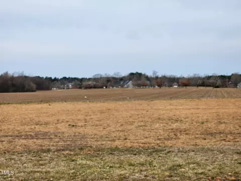 3 Cross Creek Prkwy Dr, Roanoke Rapids, NC 27870