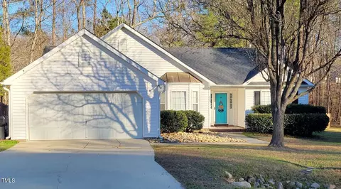 133 Falmouth Ct, Clayton, NC 27527