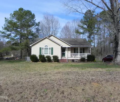 320 Irvan St, Clayton, NC 27520