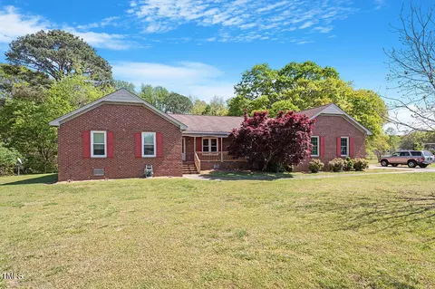 1812 Creekview Drive Dr, Clayton, NC 27520