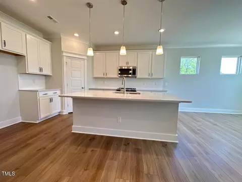 472 Highview Dr, Benson, NC 27504 photo 8