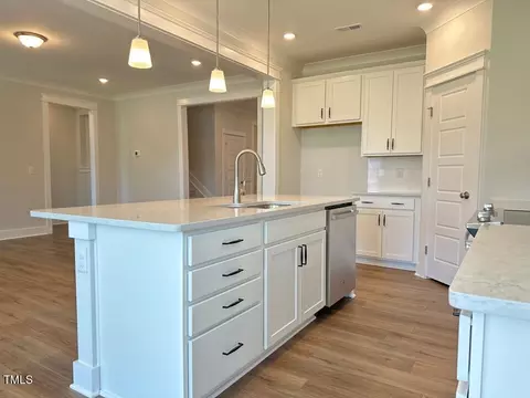 472 Highview Dr, Benson, NC 27504 photo 6
