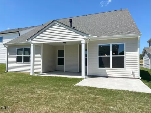 472 Highview Dr, Benson, NC 27504 photo 2