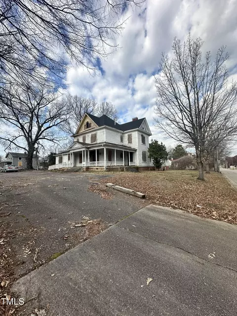 108 Gold St E, Wilson, NC 27893