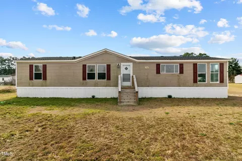 115 Frank Ln, Clinton, NC 28328