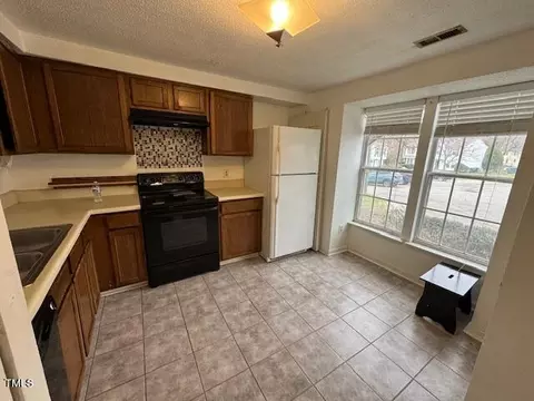 5514 Bringle Ct, Raleigh, NC 27610