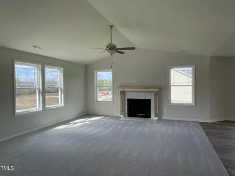 18 Hydrangea Ln, Benson, NC 27504 photo 2