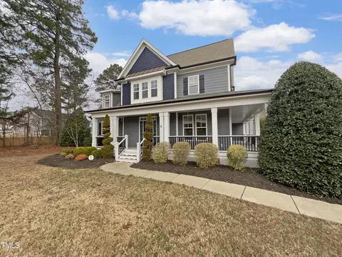 552 Crestdale Dr, Clayton, NC 27520