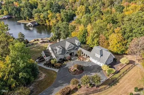 260 Waters Edge Ln, Semora, NC 27343