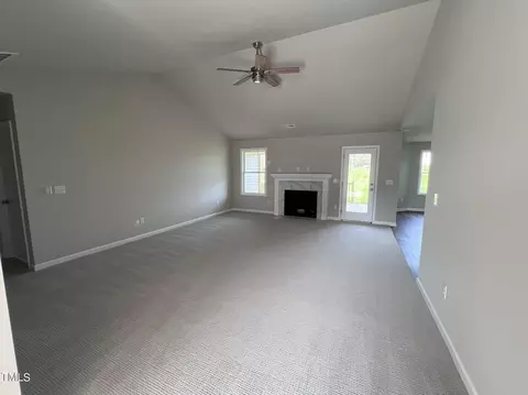 40 Hydrangea Ln, Benson, NC 27504 photo 4