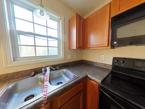 219 Gray Ghost St, Benson, NC 27504 photo 4