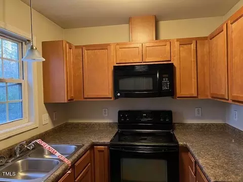 219 Gray Ghost St, Benson, NC 27504 photo 3