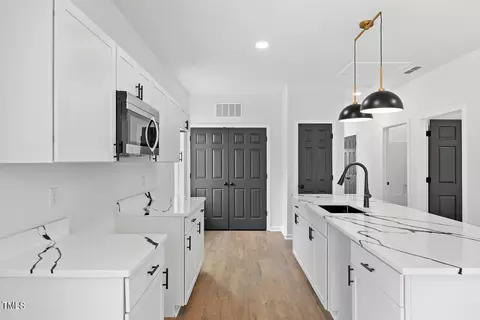2209 Ashe St, Durham, NC 27703 photo 8